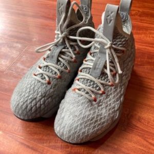 nike lebron 15 orange gray size 5.5. good condition